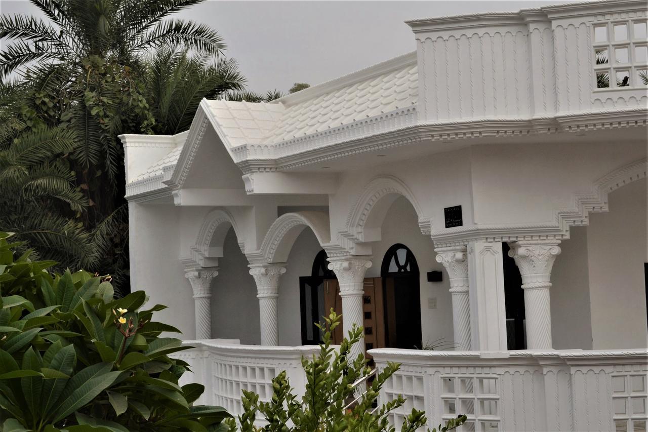 Taj Square A Luxurious Family Homestay آغْرا المظهر الخارجي الصورة