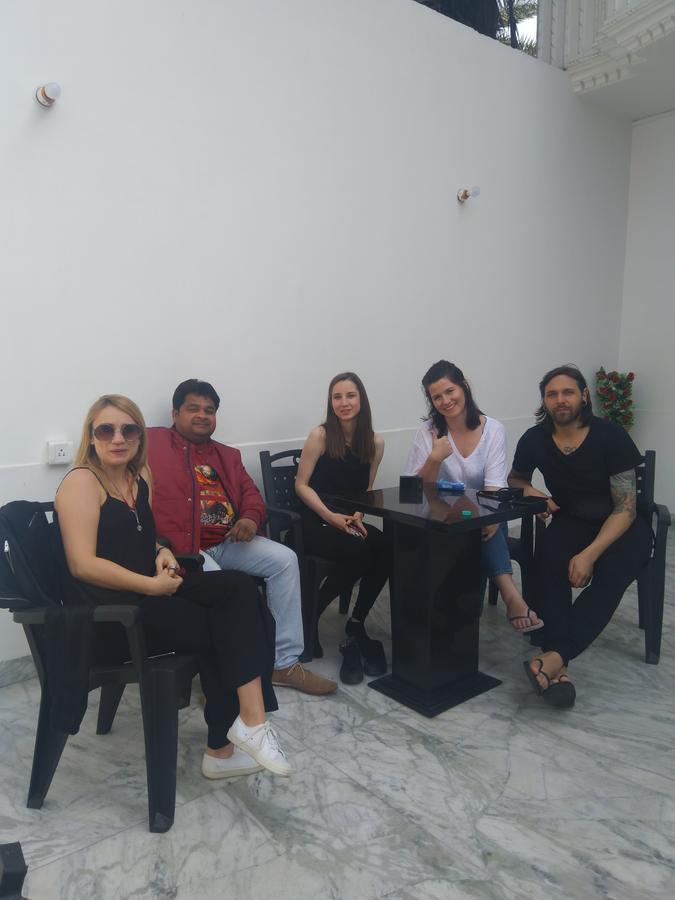 Taj Square A Luxurious Family Homestay آغْرا المظهر الخارجي الصورة