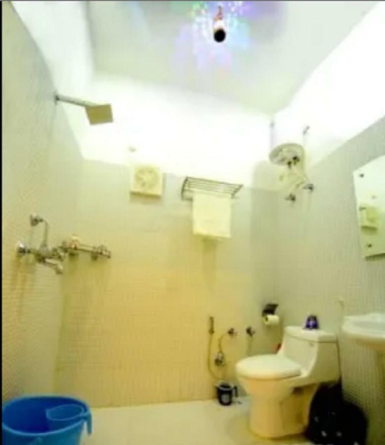 Taj Square A Luxurious Family Homestay آغْرا المظهر الخارجي الصورة